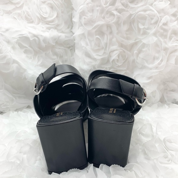 🥳HOST PICK🥳~Via Spiga Oren Sandals 👠 - Picture 6 of 16